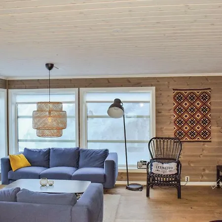 Four Bedroom Holiday In Roldal