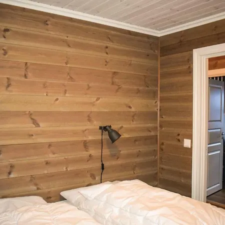 Four Bedroom Holiday In Roldal